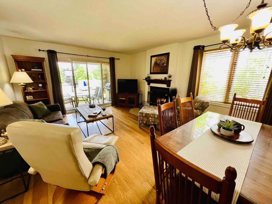 P tit Boréal- 2 minutes de la Plage Memphrémagog Apartment Bagian luar foto